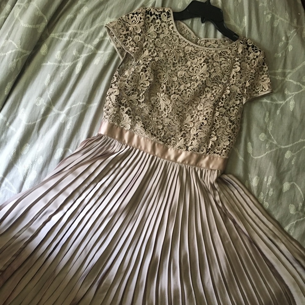 Adrianna Papell Dress. Never worn. Tags on.